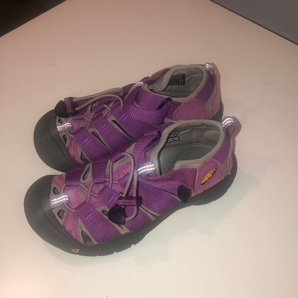 Purple Girls Keens size 1💜